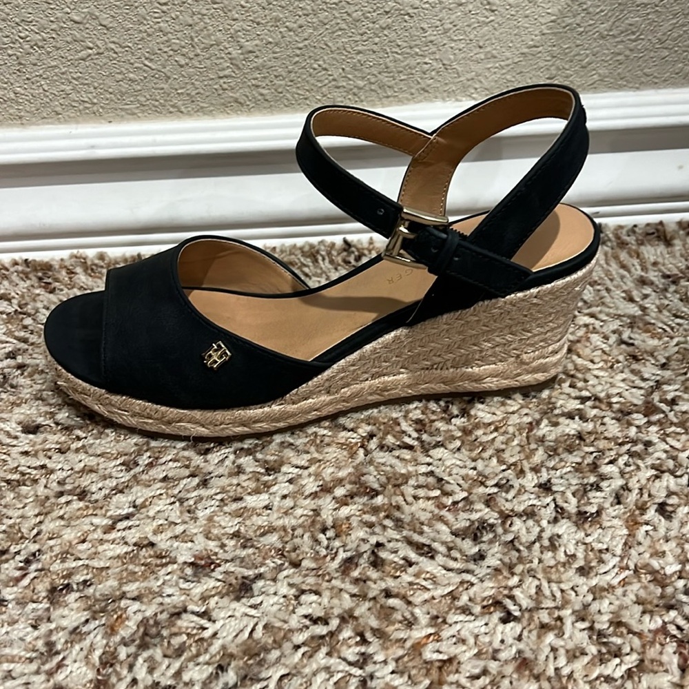 Tommy Hilfiger casual classy espadrilles style wedge shoes women’s 6.5
